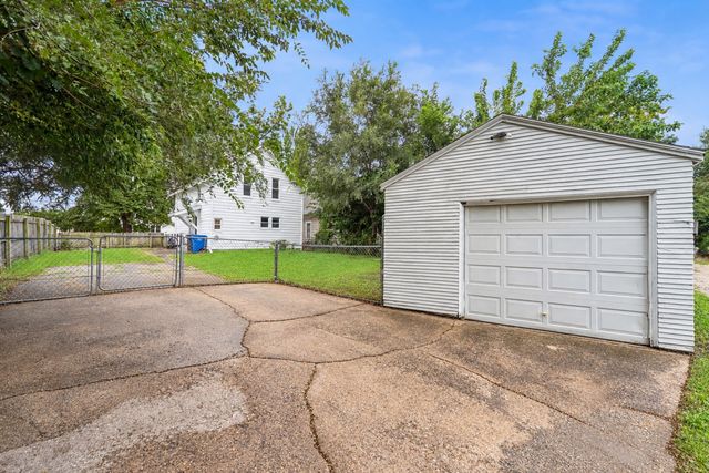 2540 Capitol Avenue, Des Moines, IA 50317