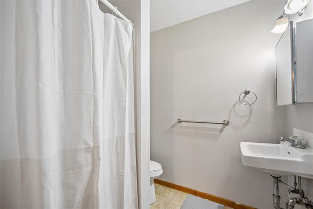 2540 Capitol Avenue, Des Moines, IA 50317