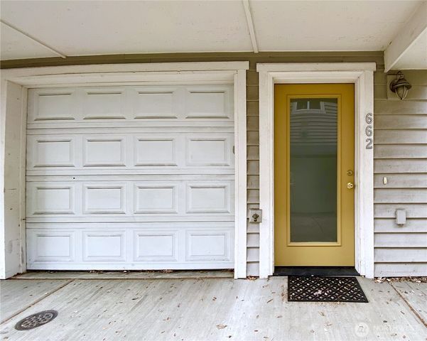 662 NE 40th Street, Seattle, WA 98105