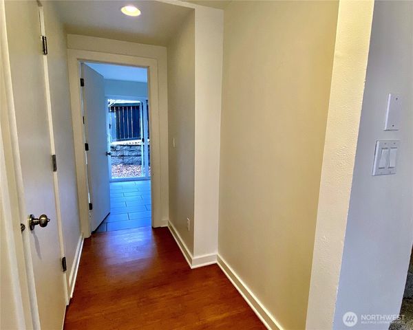 662 NE 40th Street, Seattle, WA 98105