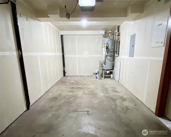 662 NE 40th Street, Seattle, WA 98105