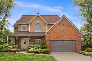 3110 Algonquin Trl, Lower Burrell, PA 15068