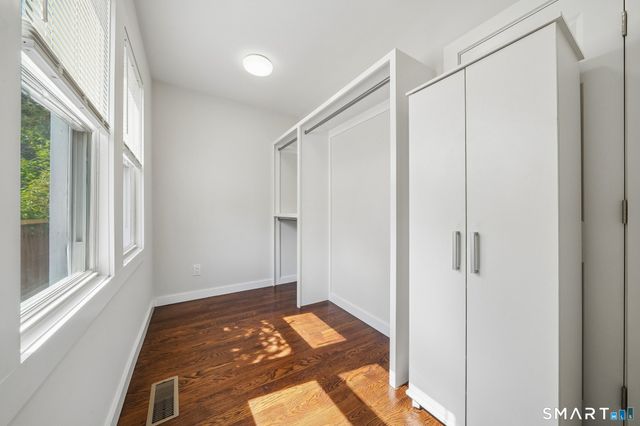 10 Wells Avenue, Stamford, CT 06902