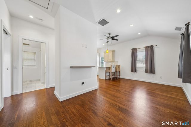 10 Wells Avenue, Stamford, CT 06902