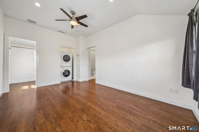 10 Wells Avenue, Stamford, CT 06902