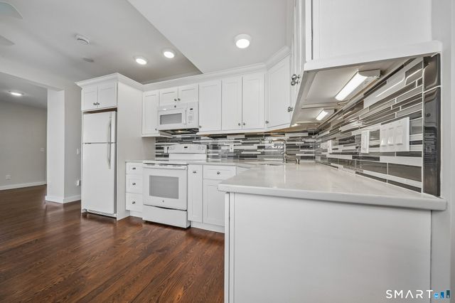 10 Wells Avenue, Stamford, CT 06902