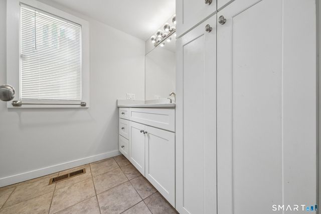 10 Wells Avenue, Stamford, CT 06902