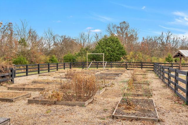 2373 Fairchild Cir, Nolensville, TN 37135