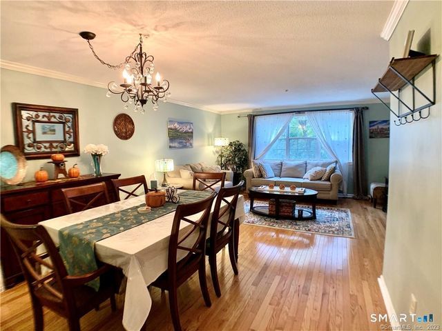 64 East Gate Lane, Hamden, CT 06514