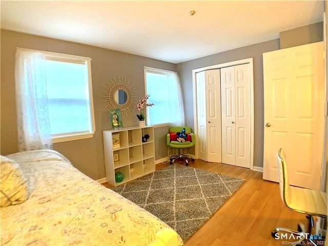 64 East Gate Lane, Hamden, CT 06514