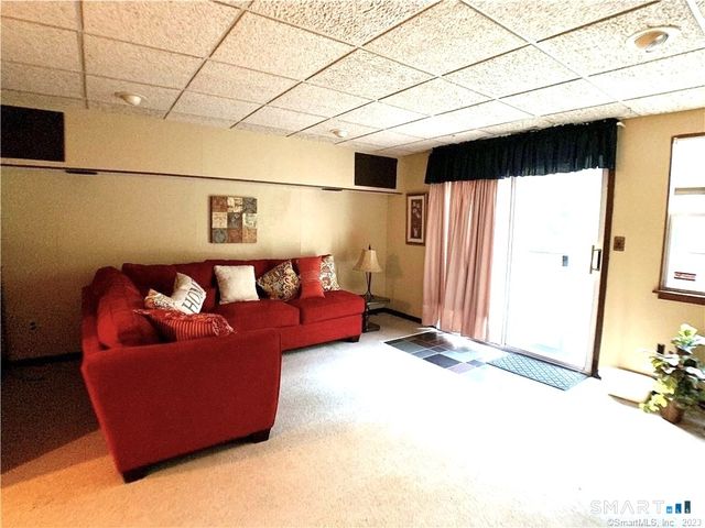64 East Gate Lane, Hamden, CT 06514