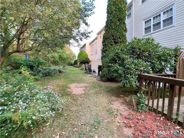 64 East Gate Lane, Hamden, CT 06514