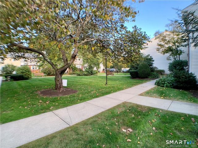 64 East Gate Lane, Hamden, CT 06514