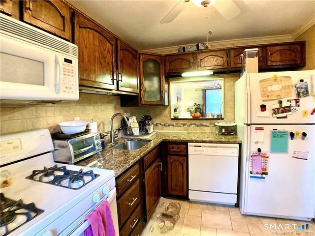 64 East Gate Lane, Hamden, CT 06514
