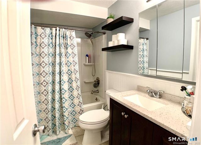 64 East Gate Lane, Hamden, CT 06514