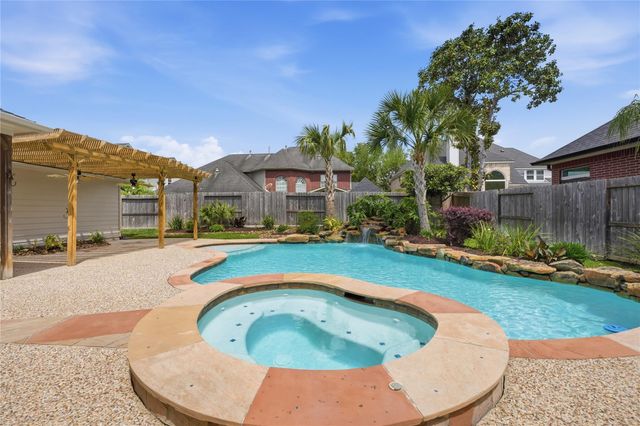 4415 Towering Oak Court, Houston, TX 77059