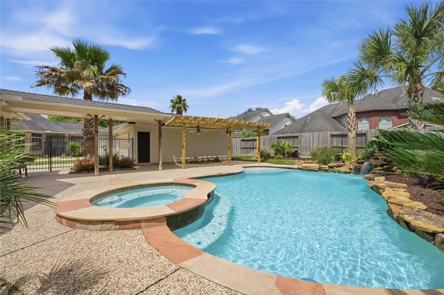 4415 Towering Oak Court, Houston, TX 77059