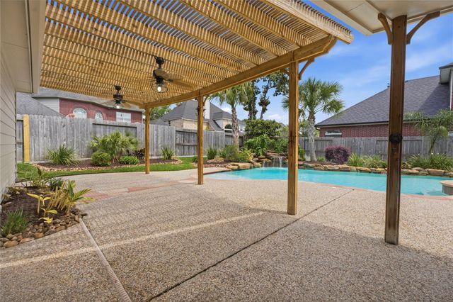 4415 Towering Oak Court, Houston, TX 77059