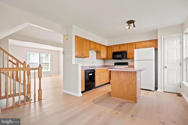 1282 HUNTER LN, Perkiomenville, PA 18074