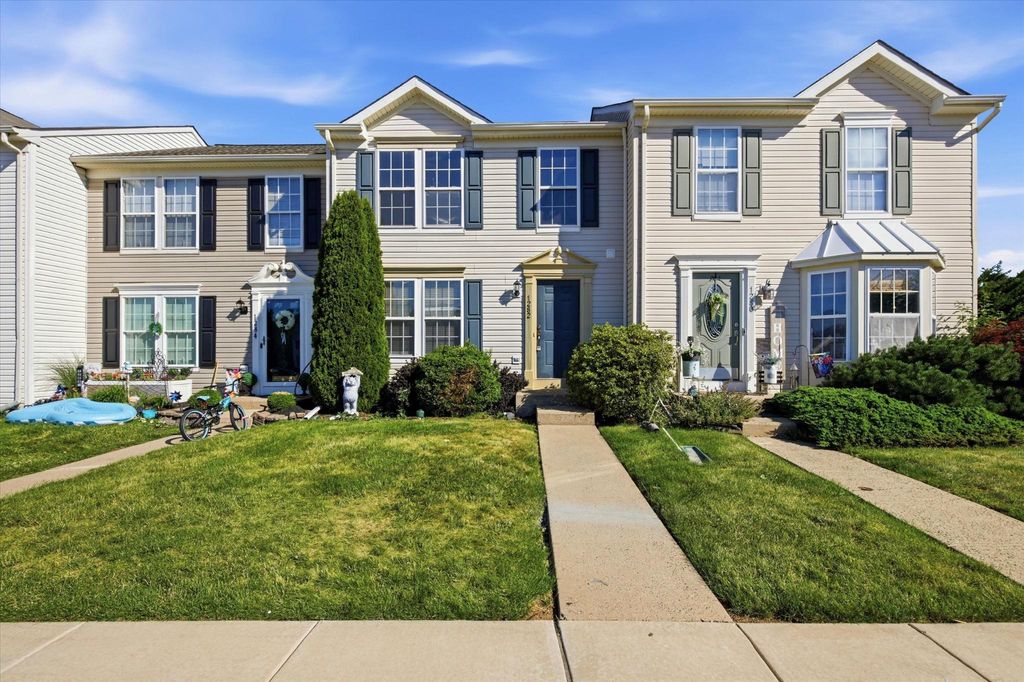1282 HUNTER LN, Perkiomenville, PA 18074