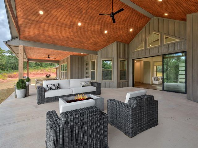 17281 Stone House Road, Luther, OK 73054