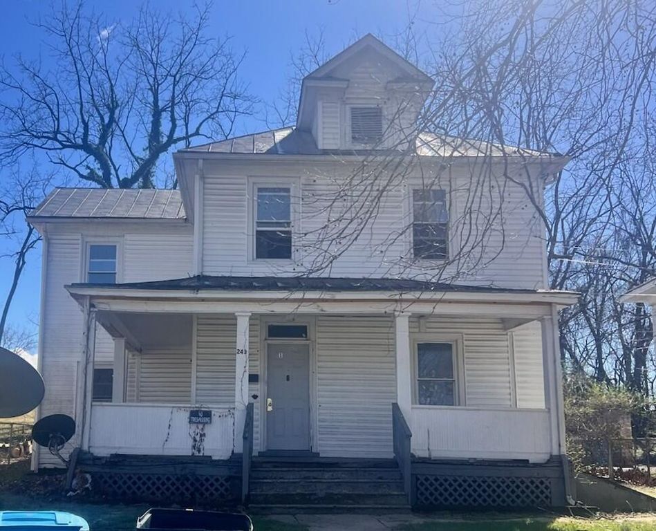 2414 Delaware AVE, Roanoke, VA 24017