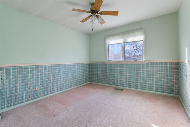 9536 Walnut Drive, Munster, IN 46321