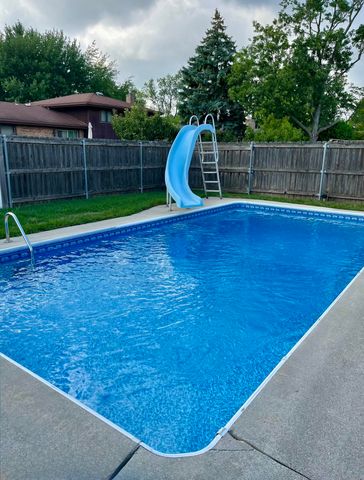 9536 Walnut Drive, Munster, IN 46321