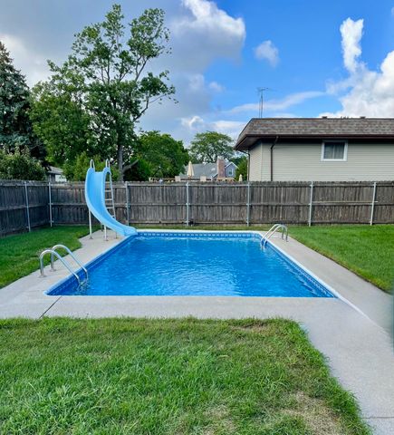 9536 Walnut Drive, Munster, IN 46321