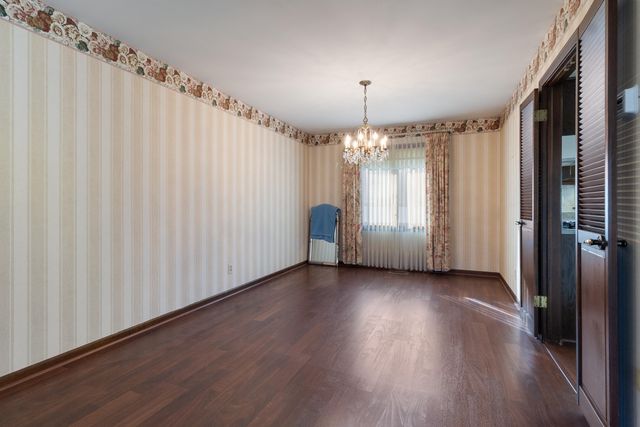 9536 Walnut Drive, Munster, IN 46321