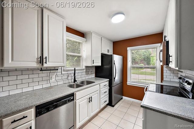 1186 Larkmoor Boulevard, Berkley, MI 48072