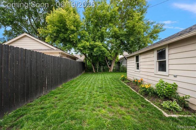 1186 Larkmoor Boulevard, Berkley, MI 48072