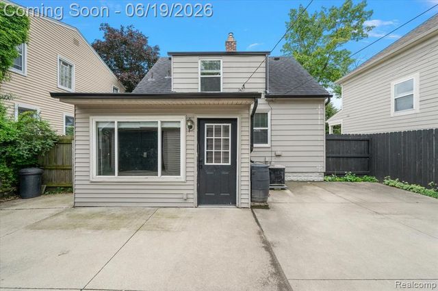 1186 Larkmoor Boulevard, Berkley, MI 48072