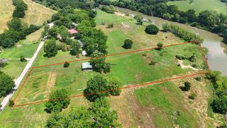 1403 Pecan Shrs DR, Smithville, TX 78957