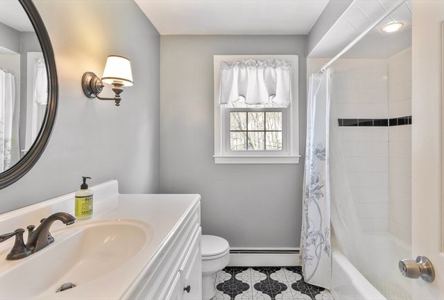 97 Francis Ave, Shrewsbury, MA 01545