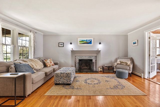 97 Francis Ave, Shrewsbury, MA 01545