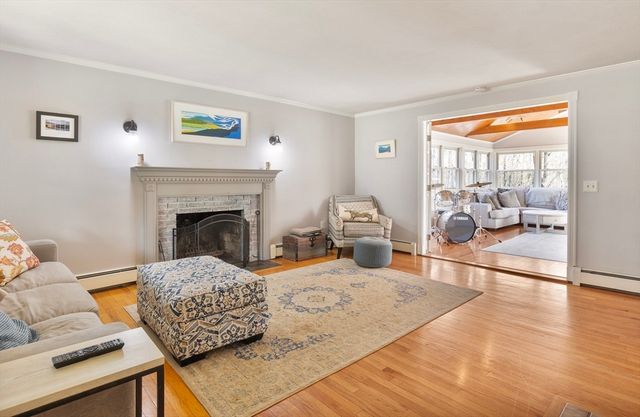 97 Francis Ave, Shrewsbury, MA 01545