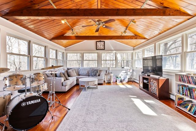 97 Francis Ave, Shrewsbury, MA 01545