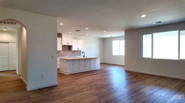 7503 Cryosphere Street, Bakersfield, CA 93311