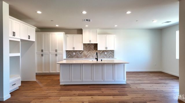 7503 Cryosphere Street, Bakersfield, CA 93311