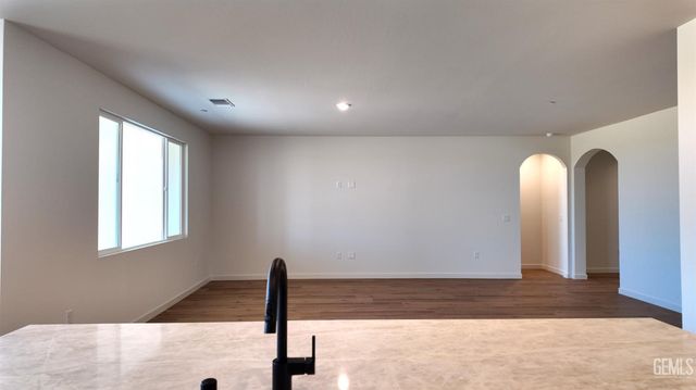 7503 Cryosphere Street, Bakersfield, CA 93311