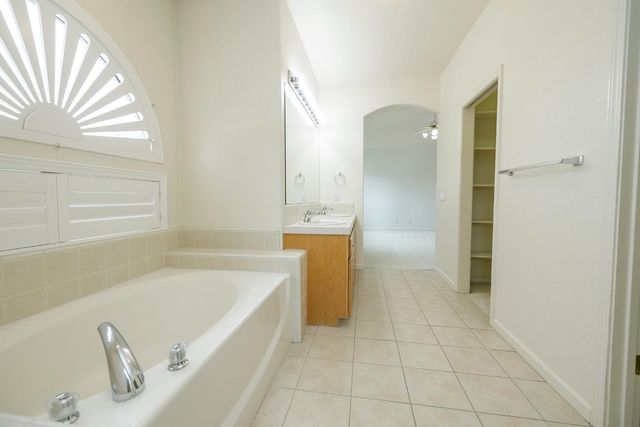 3513 Aristides Dr, Modesto, CA 95355