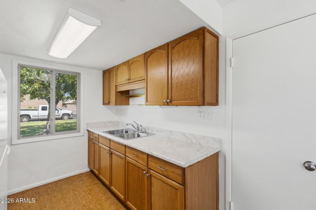 5320 W SHEENA Drive, Glendale, AZ 85306