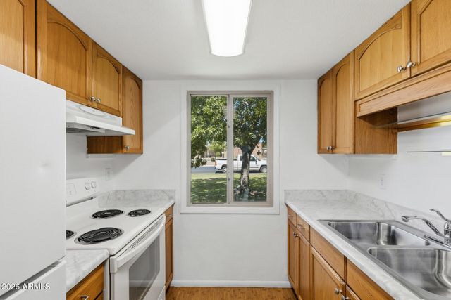 5320 W SHEENA Drive, Glendale, AZ 85306
