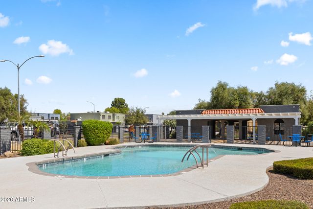 5320 W SHEENA Drive, Glendale, AZ 85306