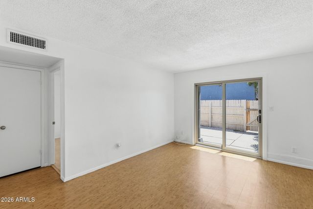 5320 W SHEENA Drive, Glendale, AZ 85306