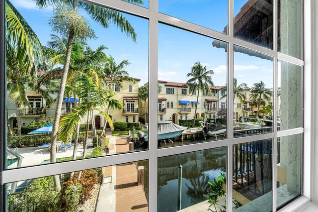 813 Estancia Way, Boynton Beach, FL 33435