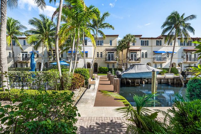 813 Estancia Way, Boynton Beach, FL 33435