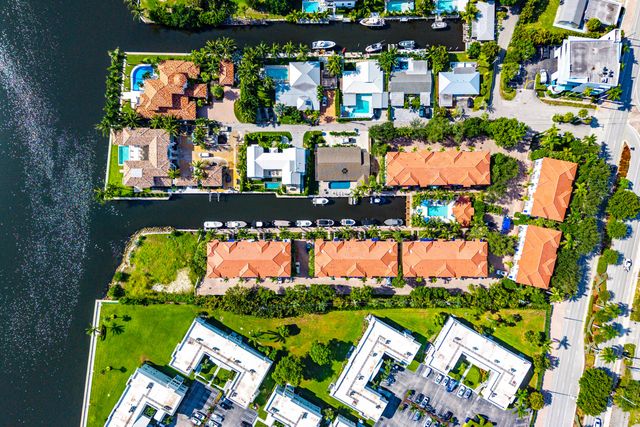 813 Estancia Way, Boynton Beach, FL 33435