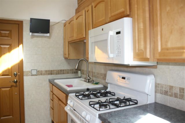 22951 Riverside Drive, Mendon, MI 49072